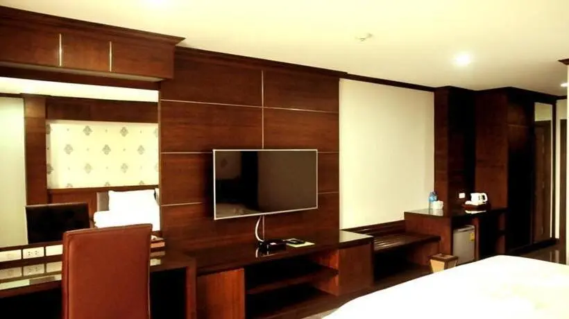 اتاق استاندارد با چشم‌انداز دریاچه, Green Hill Hotel Phayao