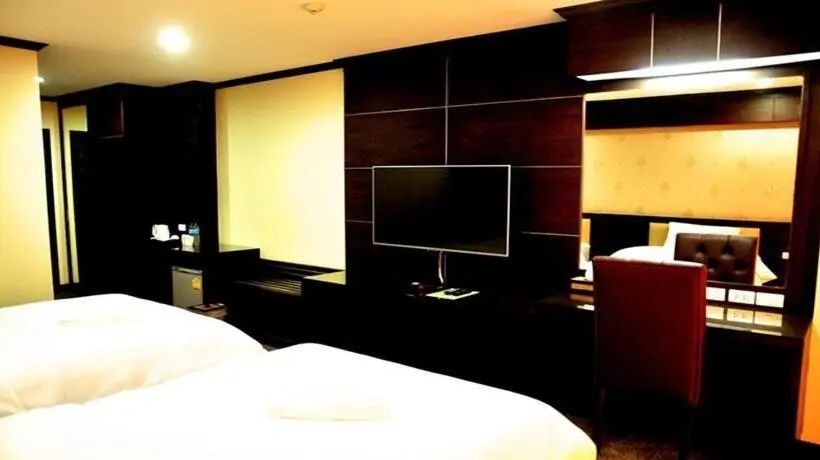 اتاق استاندارد با چشم‌انداز شهر, Green Hill Hotel Phayao