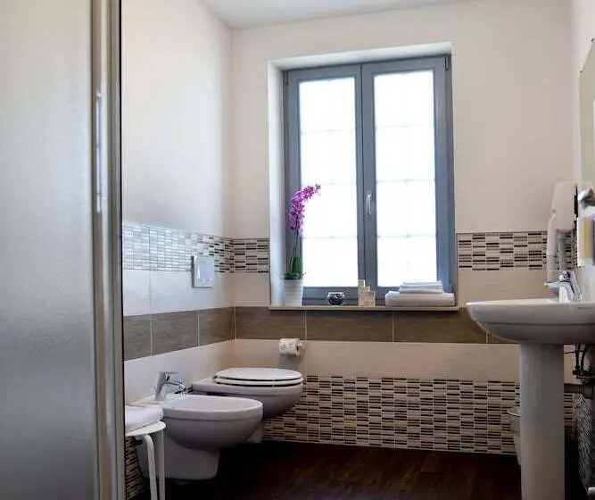 Standard Yhden Hengen Huone, Nuovo Albergo Operai