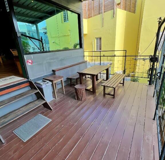 تختخواب در اتاق مشترک, Kenting Original Hostel