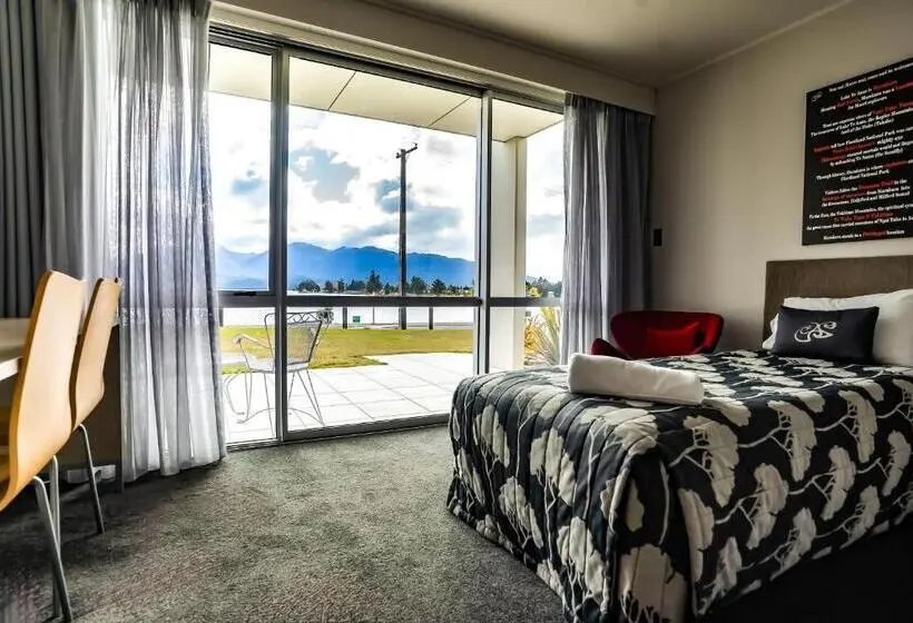 استودیوی لوکس, Marakura Deluxe Motel