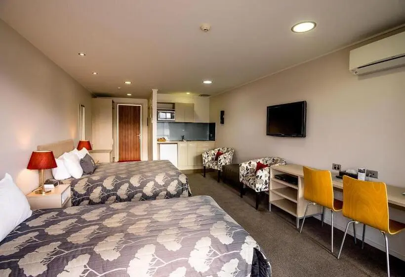استودیوی لوکس, Marakura Deluxe Motel