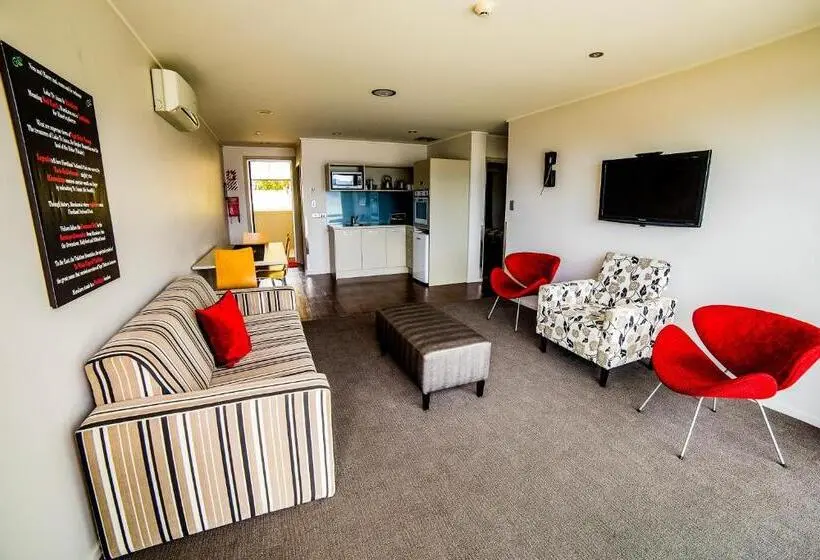 اتاق لوکس خانوادگی, Marakura Deluxe Motel