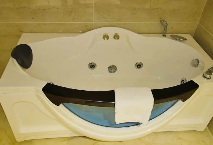 Suite, Pride Hotel & Convention Centre Indore