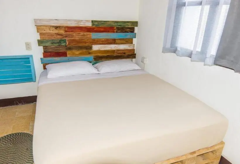 اتاق استاندارد, The Purpose Hostel