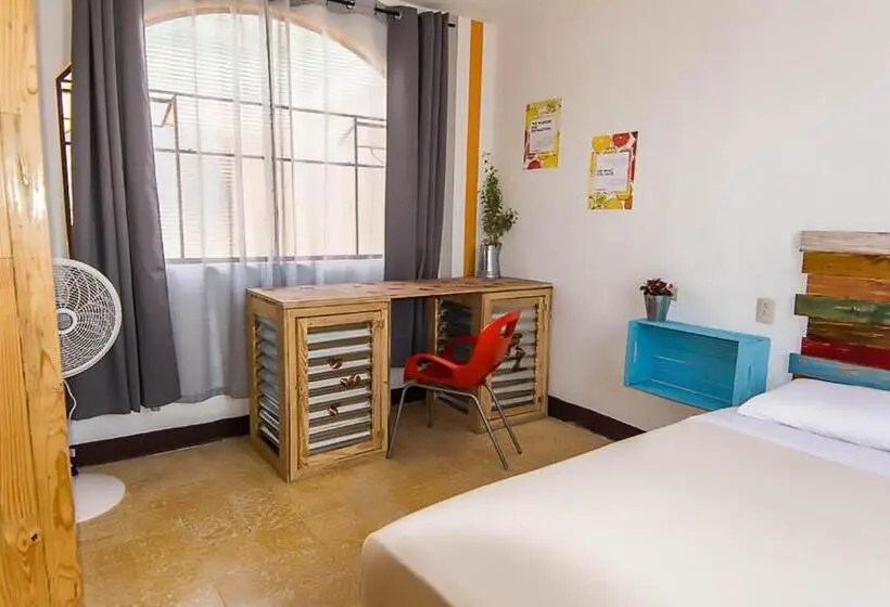 اتاق استاندارد, The Purpose Hostel