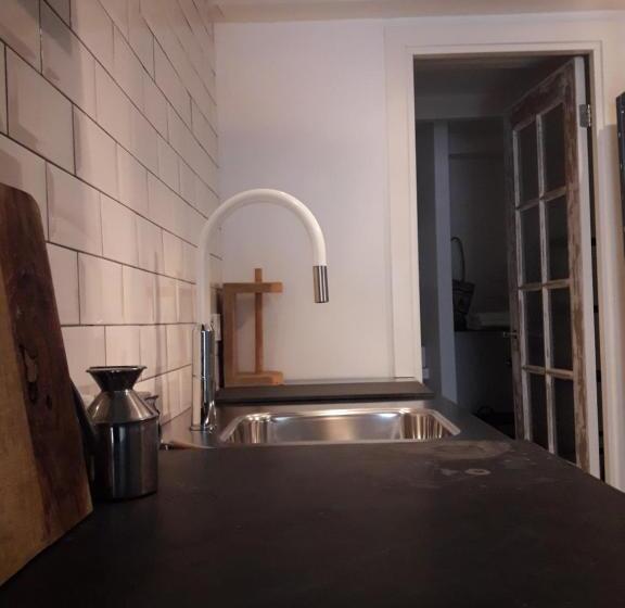 استودیوی استاندارد, The White Wilde Studio
