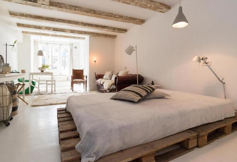 استودیوی استاندارد, The White Wilde Studio