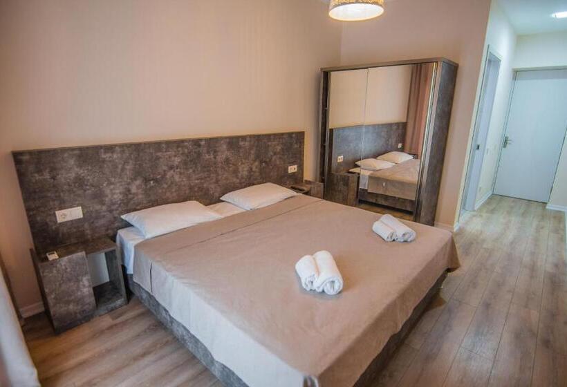 اتاق لوکس با بالکن, Boutique Hotel Bellevue