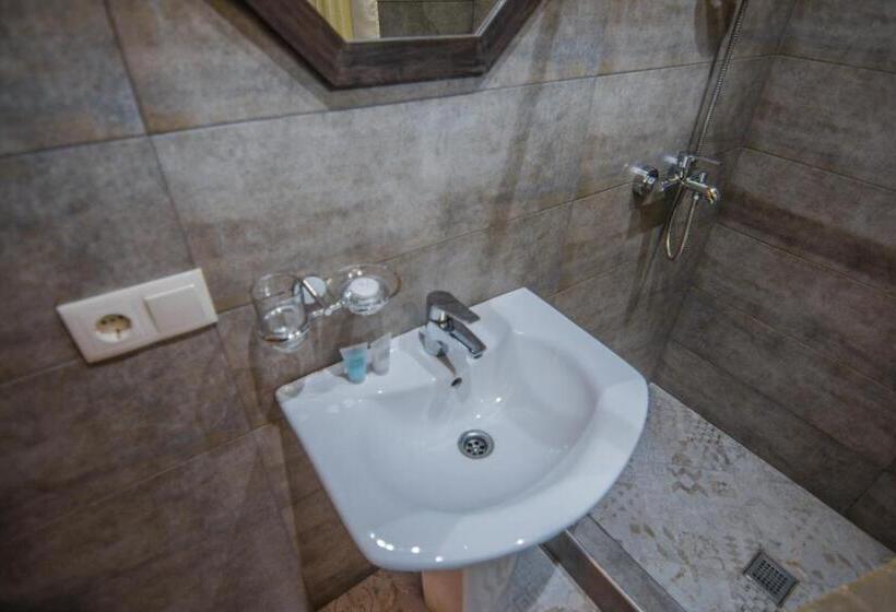 اتاق خانوادگی, Boutique Hotel Bellevue