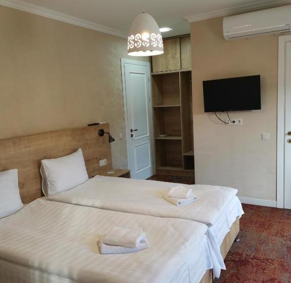 اتاق استاندارد سه نفره, Boutique Hotel Bellevue