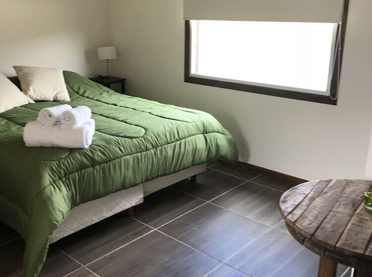 اتاق لوکس, Folk Hostel