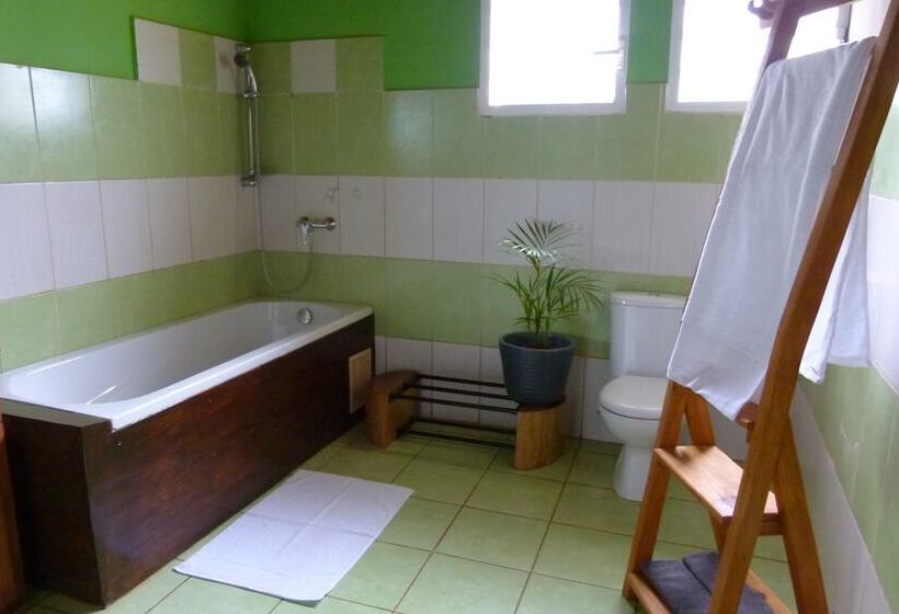 اتاق خانوادگی, Souimanga