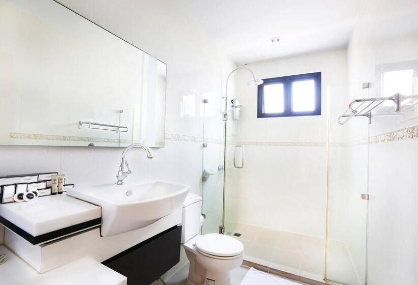 סוויטה משפחתית, The Luxury Residence