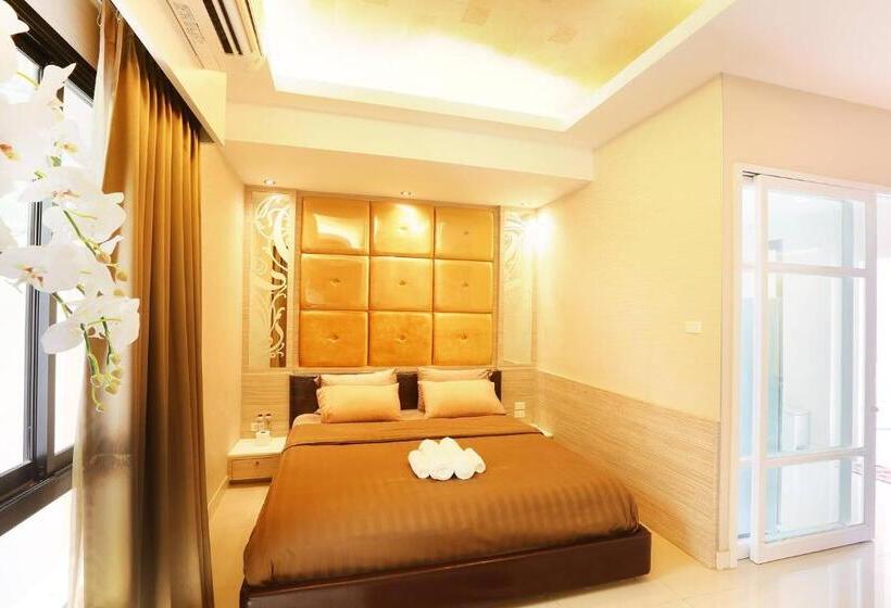 סוויטה משפחתית, The Luxury Residence