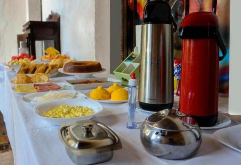 공동 객실, Reviver Hostel