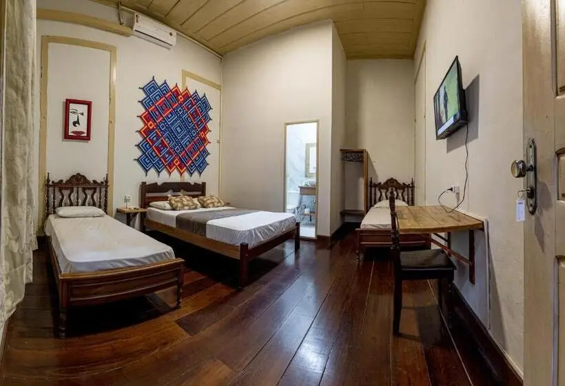 スイート, Reviver Hostel