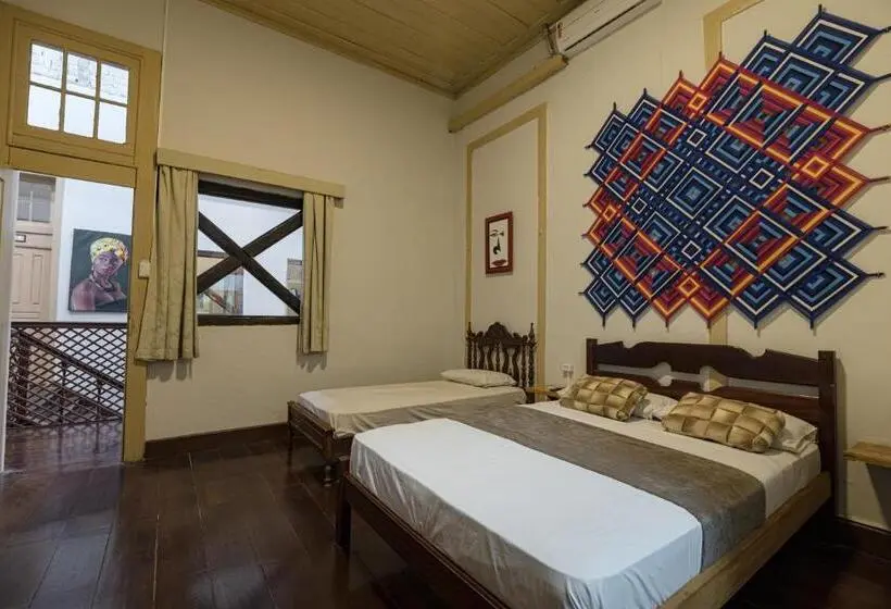 スイート, Reviver Hostel