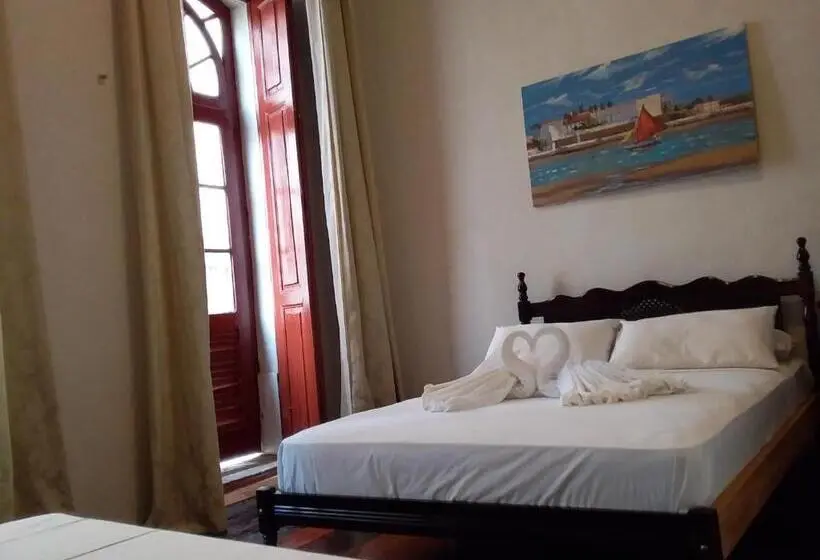 コンフォーとスイートルーム, Reviver Hostel