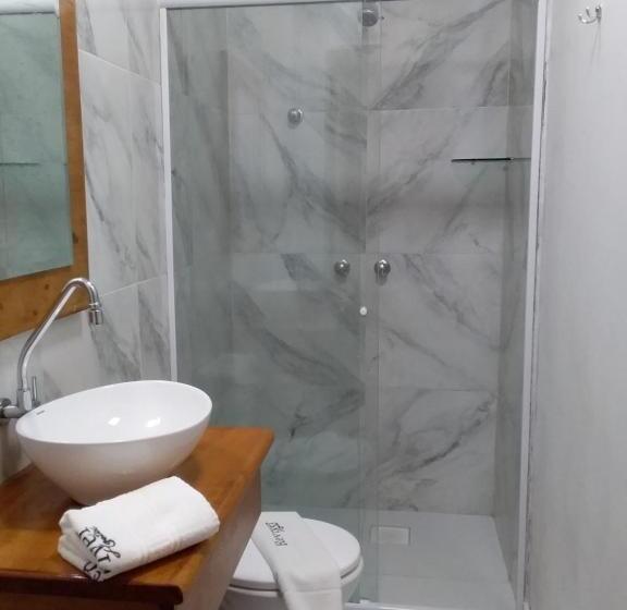 컴포트 스위트, Reviver Hostel