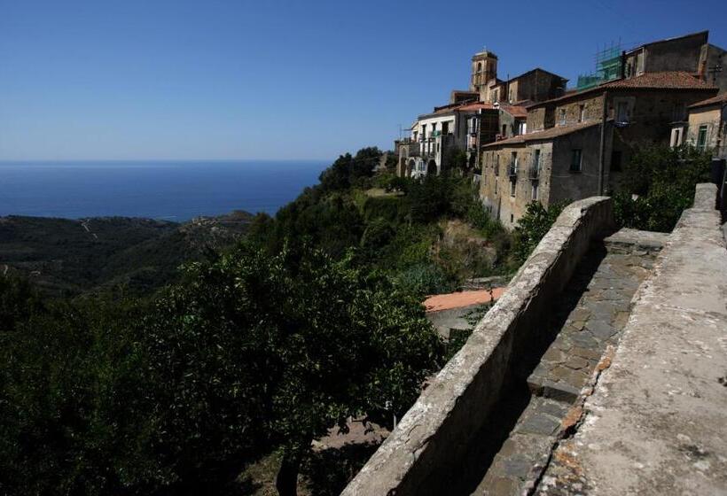 إستوديو قياسى مزودة بتراس, Cilento Coast, Palazzo Pisani Pollica  Salerno Campania Italy