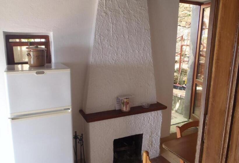 إستوديو قياسى مطل على البحر, Cilento Coast, Palazzo Pisani Pollica  Salerno Campania Italy