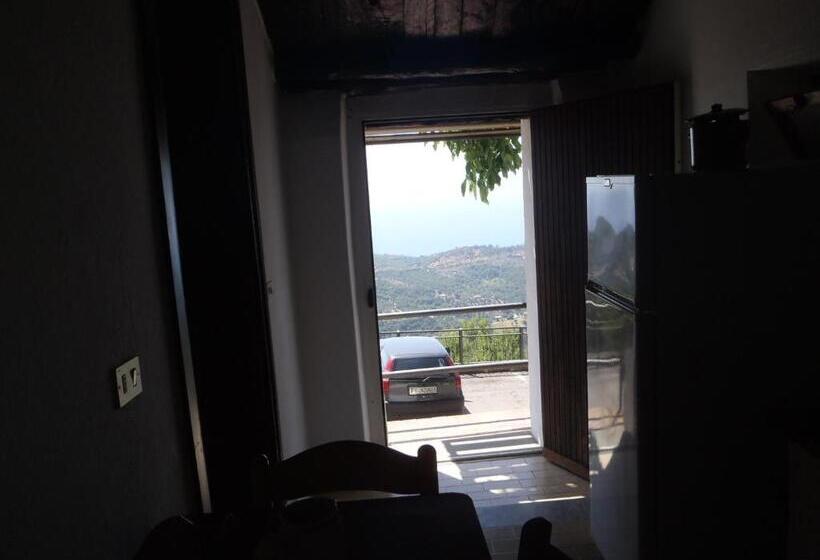 إستوديو قياسى مطل على البحر, Cilento Coast, Palazzo Pisani Pollica  Salerno Campania Italy