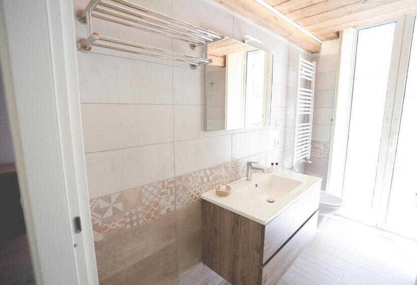 غرفة ديلوكس رباعية, Il Viaggiatore Via Indipendenza 2