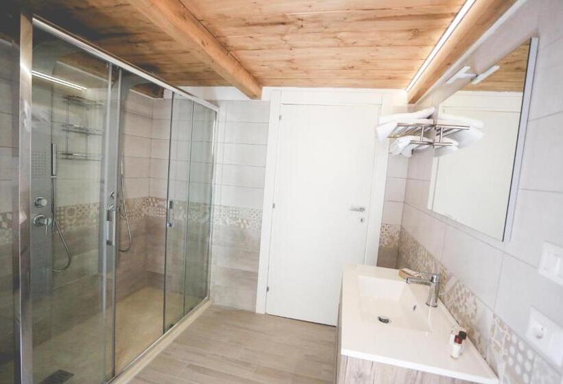 غرفة ديلوكس رباعية, Il Viaggiatore Via Indipendenza 2