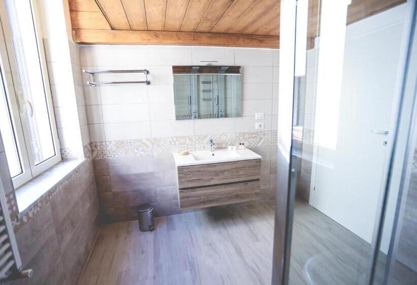 غرفة ديلوكس رباعية, Il Viaggiatore Via Indipendenza 2