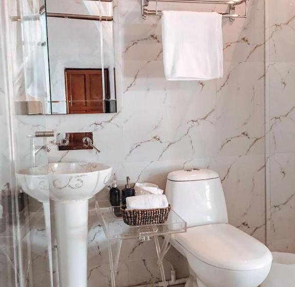 غرفة عائلية, Infinito La Casona