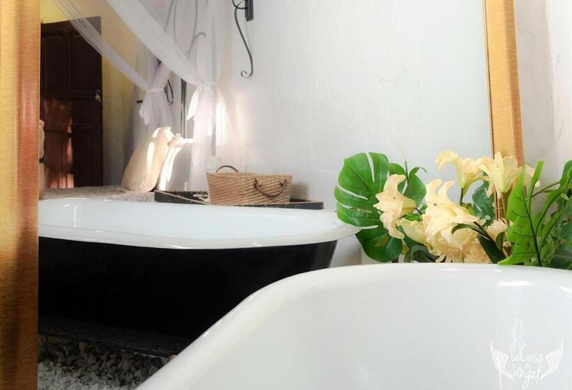 غرفة قياسية, Infinito La Casona