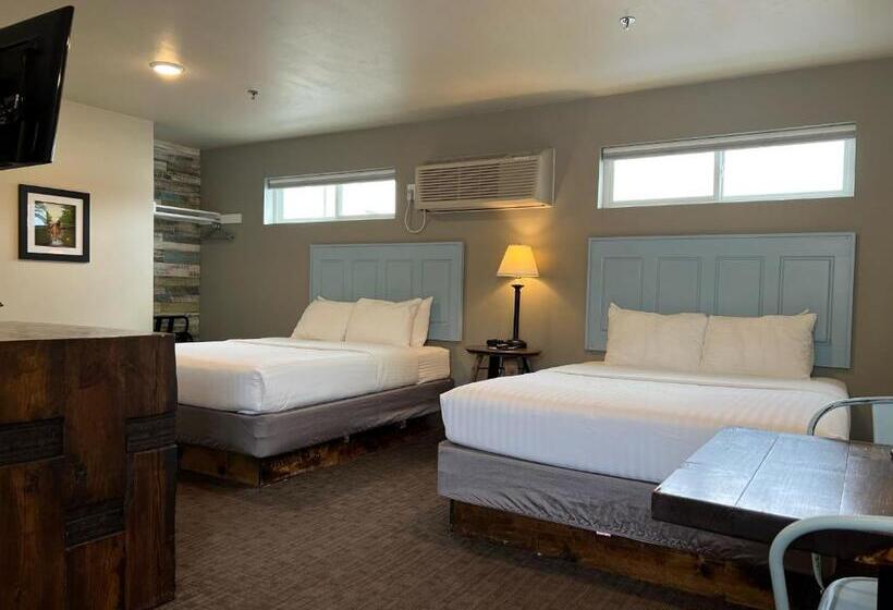 غرفة قياسية سرير ملكى لذوى الإحتياجات الخاصة, Julie's Park Cafe & Motel