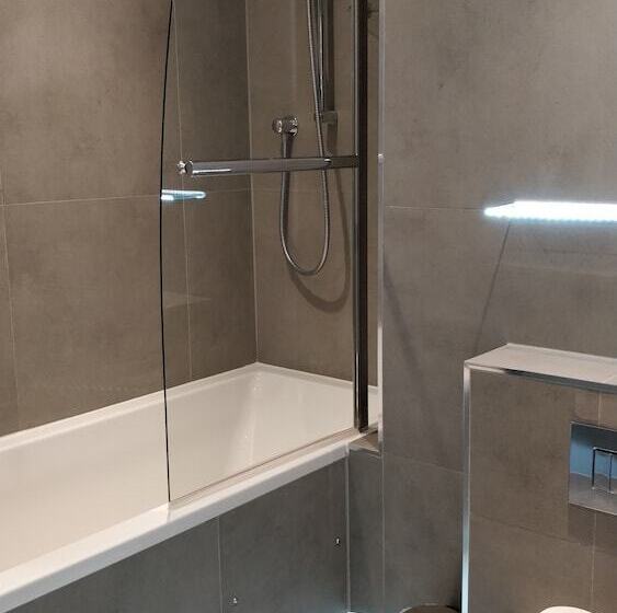 آپارتمان 2 خوابه, Access Tower Hill