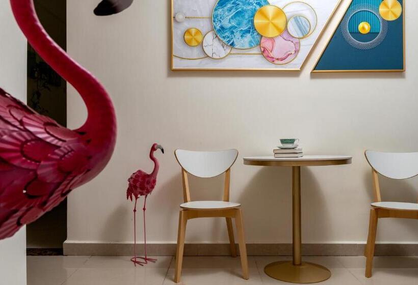 جناح غرفتين نوم, Summer Tree Inn