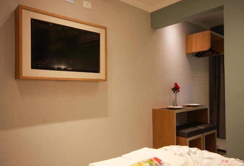 اتاق لوکس, Gloria Plaza