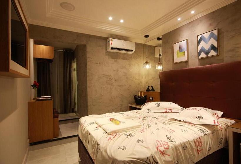 اتاق لوکس, Gloria Plaza