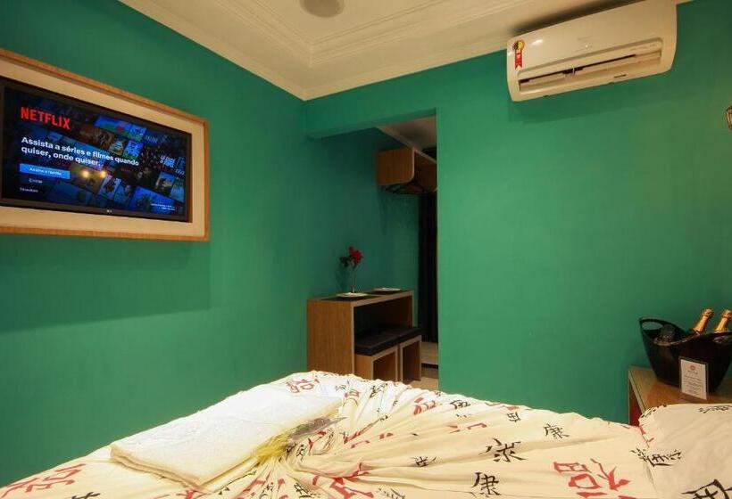 اتاق لوکس, Gloria Plaza