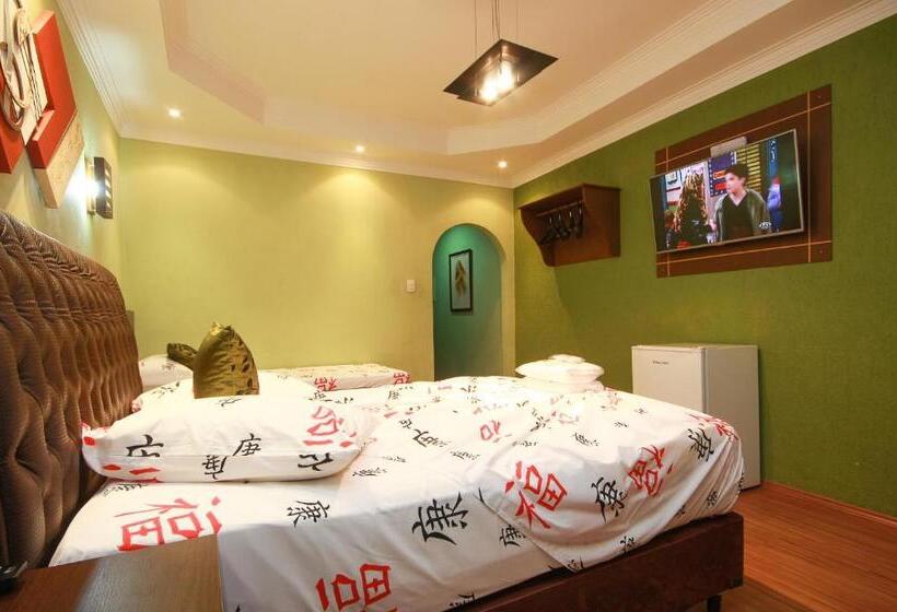 اتاق استاندارد سه نفره, Gloria Plaza