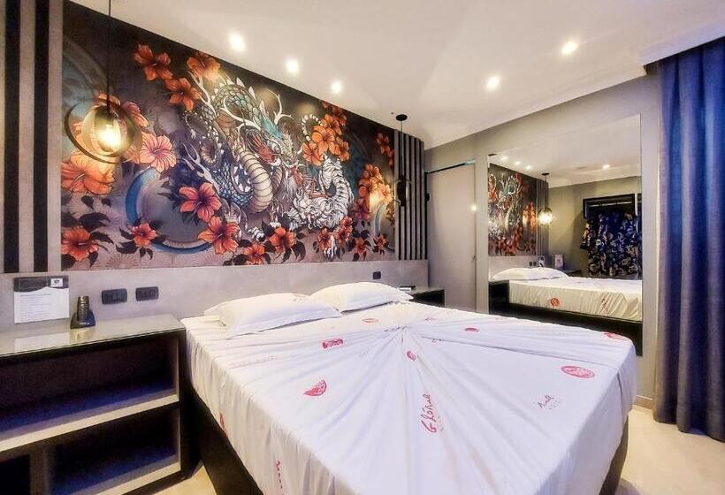 سوییت, Gloria Plaza