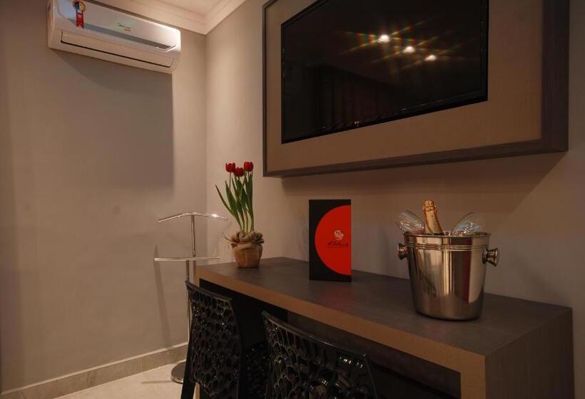 سوییت, Gloria Plaza