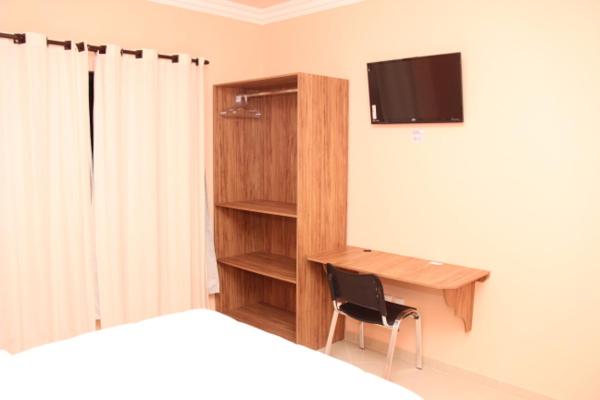 标准三人间, Gold