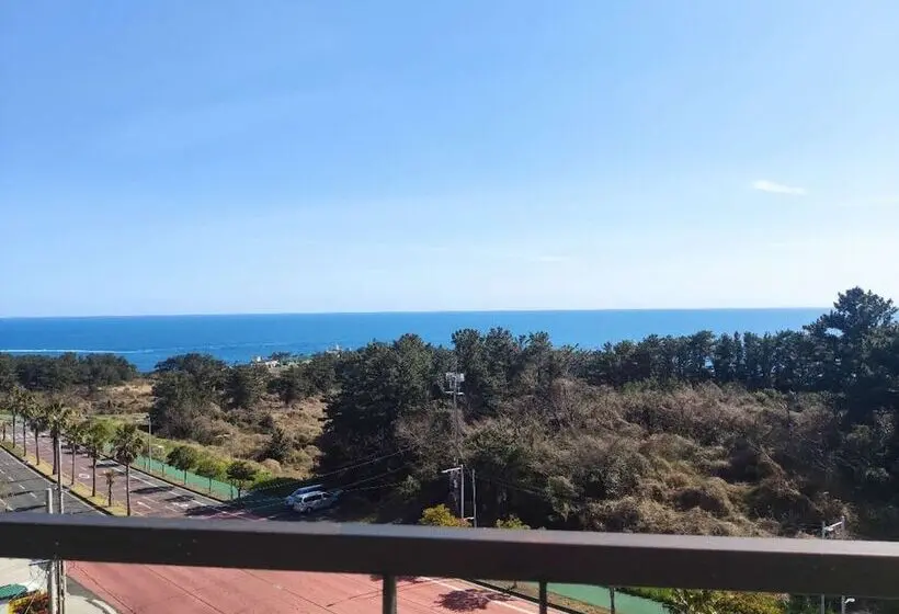 Perhehuone Merinäkymä, Jeju Ocean Blue