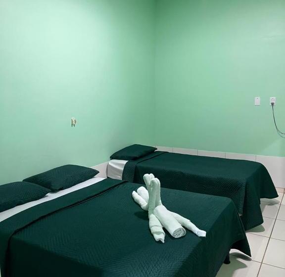 スタンダードトリプルルーム, Legal