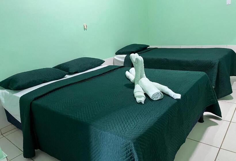 スタンダードトリプルルーム, Legal