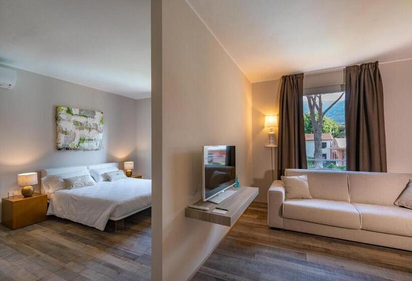 Люкс с Балконом, Marina Garden