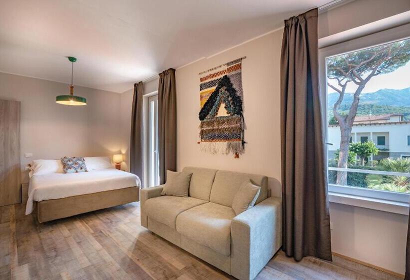 Полулюкс с Балконом, Marina Garden