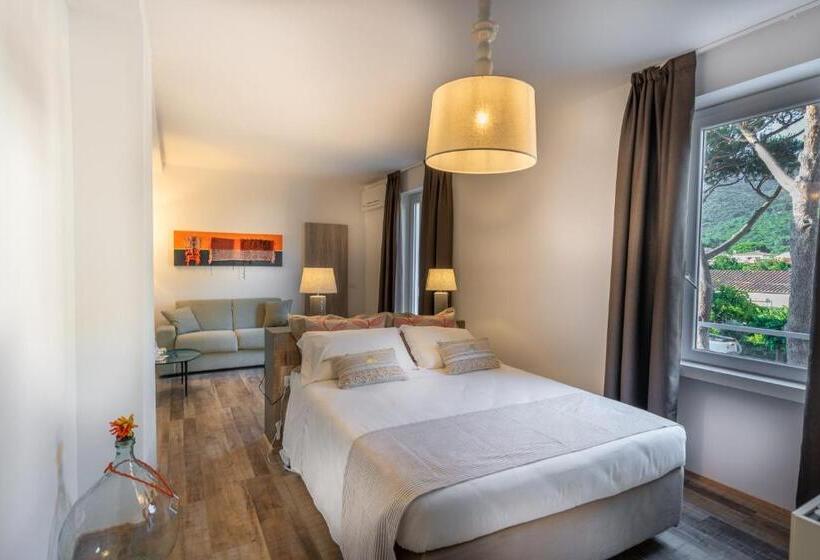 Полулюкс с Балконом, Marina Garden