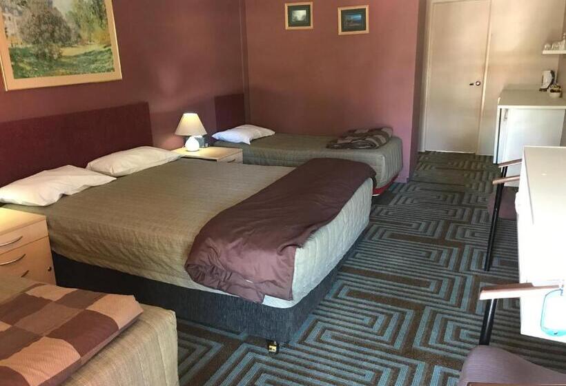 패밀리 스튜디오, Cottonwood Lodge