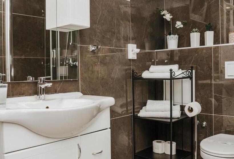 标准间, Centrooms Kovac